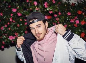 吃瓜男生博主,趣味生活，轻松分享